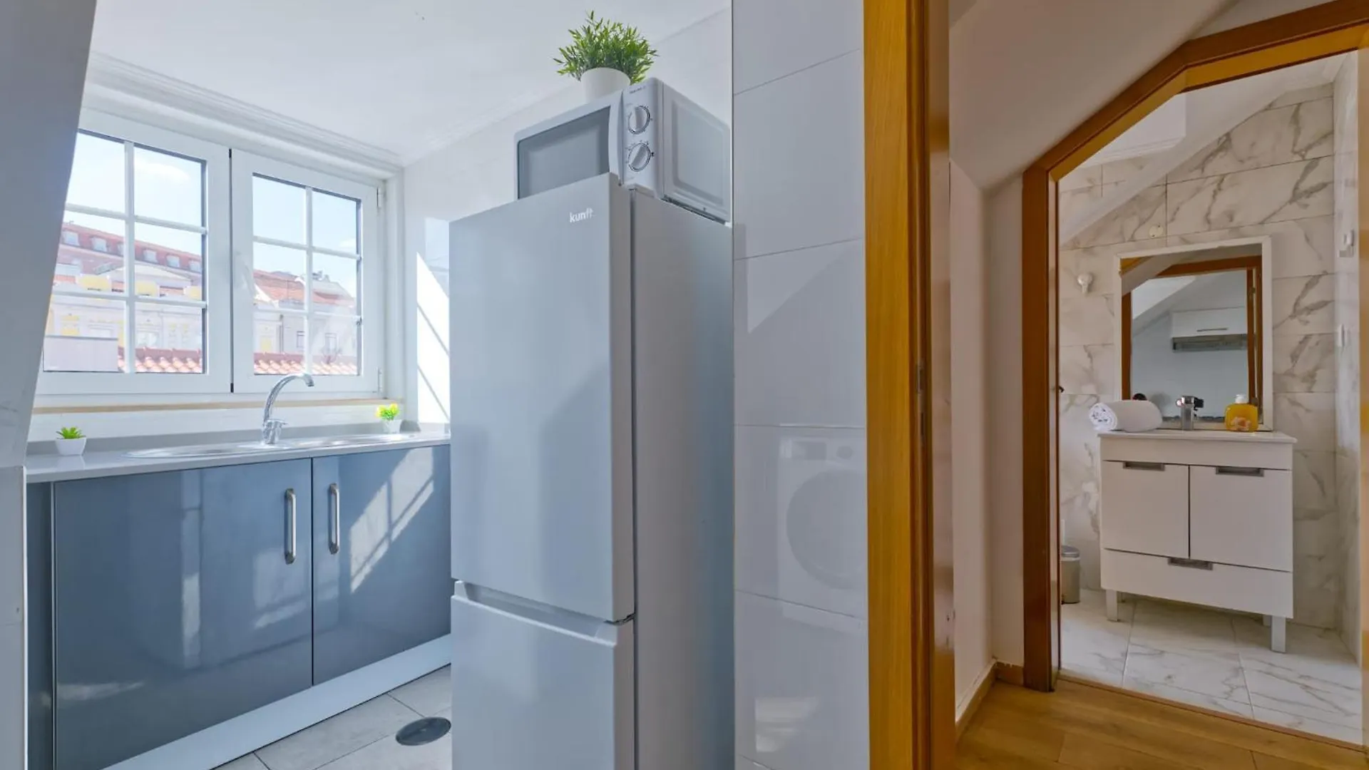 Central And Beautiful Flat Lisbon Apartment