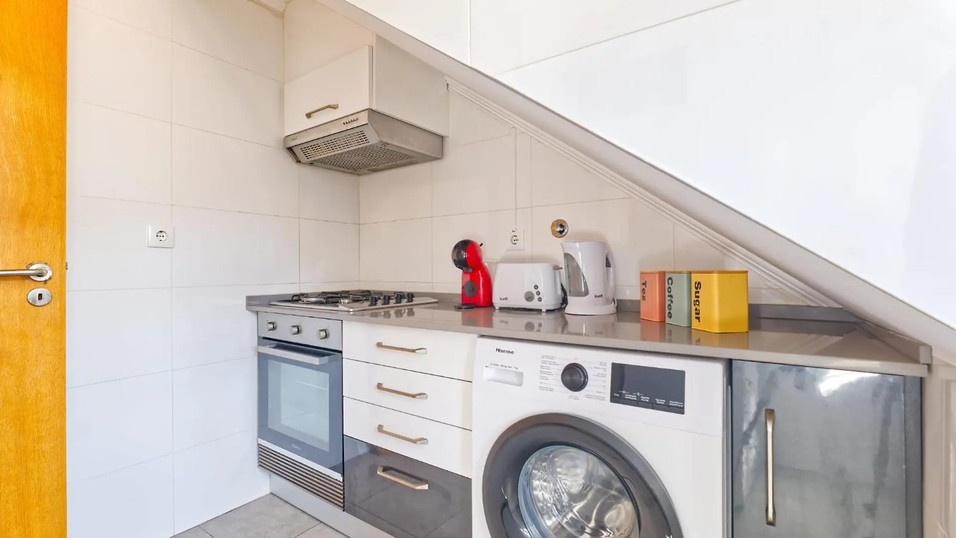 Central And Beautiful Flat Lisbon Apartment